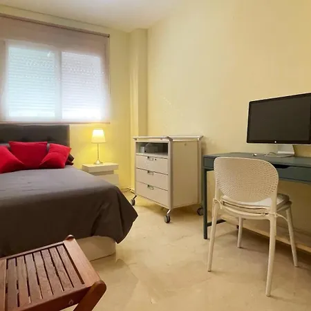 Work And Rest Away From Appartement *